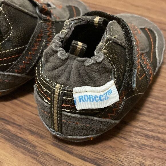 NWOT Roobeez London Mini Shoes for Babies Size 4. Brown Suede/Orange Stitching. - Picture 4 of 7
